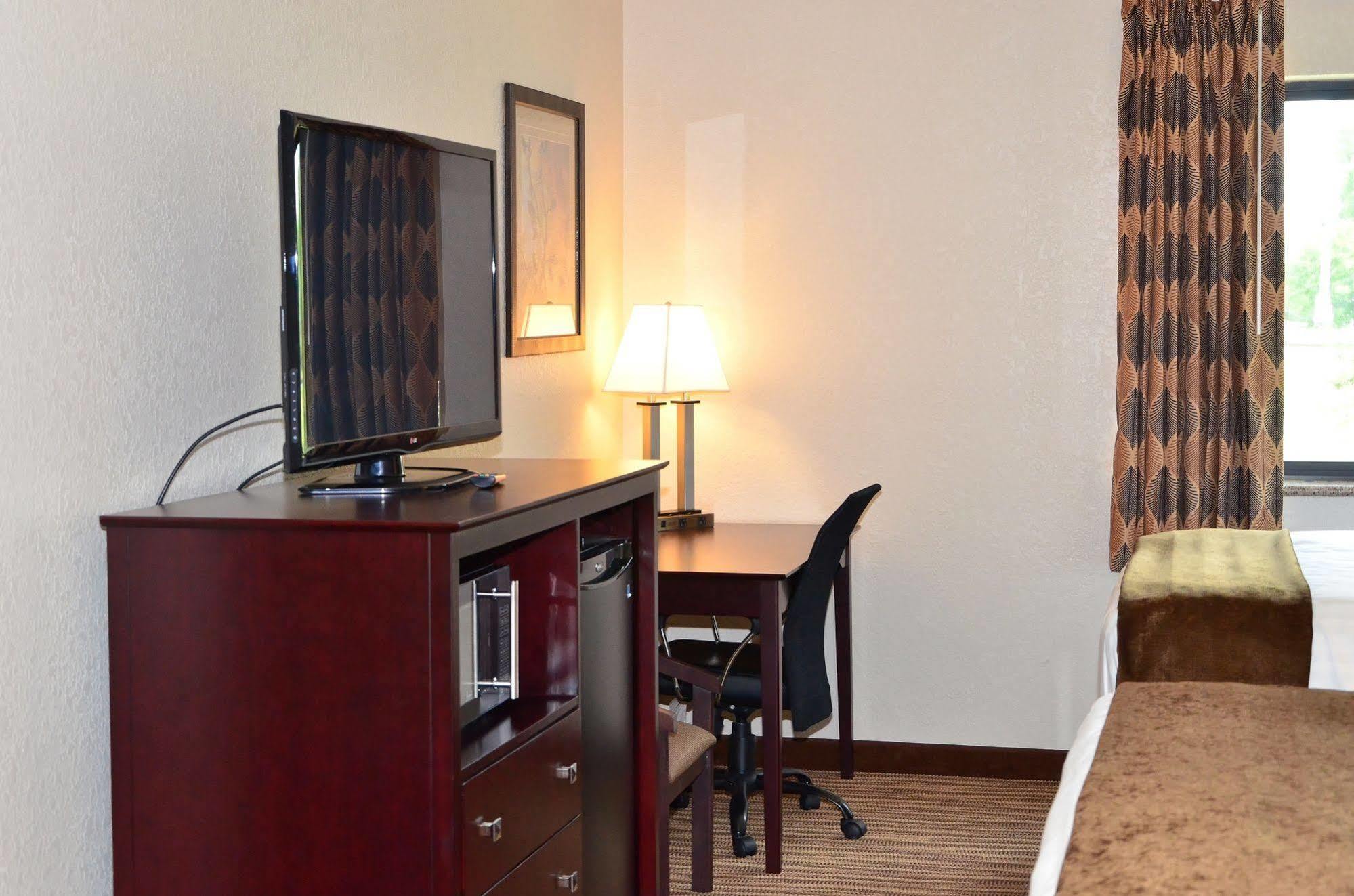 Cobblestone Inn & Suites - Clarion Exterior foto